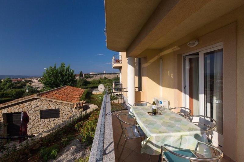 Marija F4 Apartman Krk Town